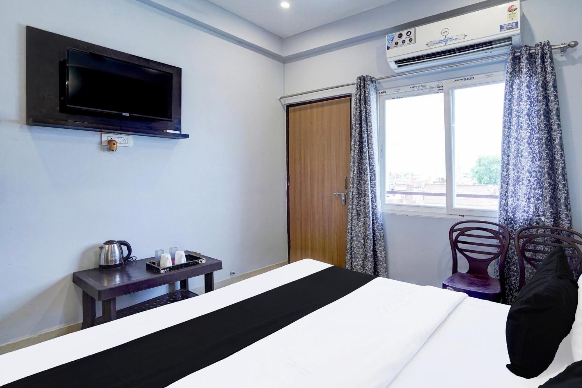 Super Hotel O Blw Kakarmatta Near Banaras Junction Benares Buitenkant foto